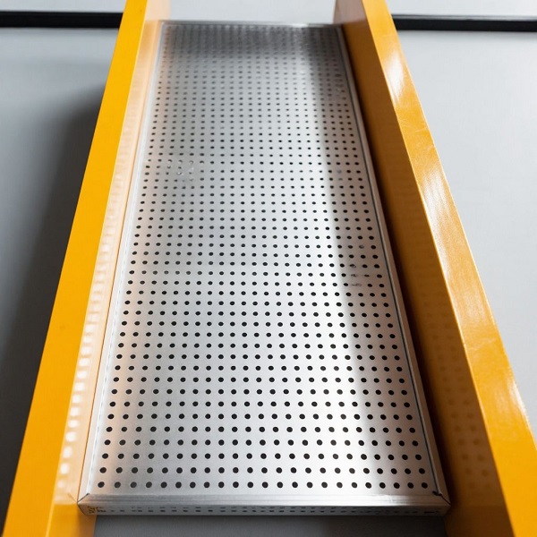 Перфорированная алюминиевая панель